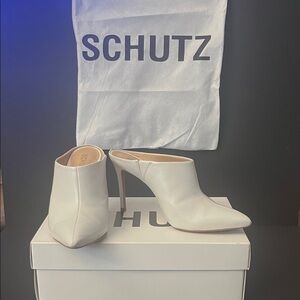 SCHUTZ Women's Cream Pointed-Toe Mules | Size 7